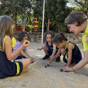 Site - Educação Infantil - Galeria - 2024 05 09 - EDUCAÇÃO INFANTIL - EDUCAÇÃO FISICA - BOLAS DE GUDE (3)